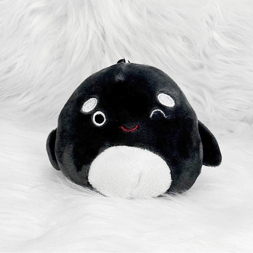 NWT Kai the Orca squishmallow clip !!